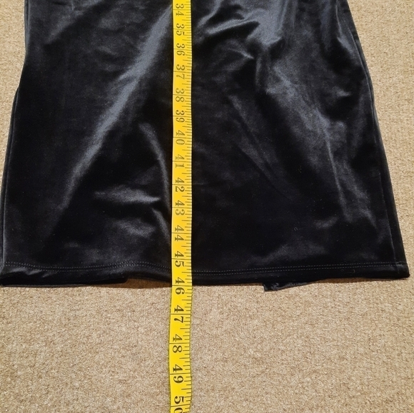 Good American Velvet Deep V Midi Dress Black Quiet Luxury New with Tags Size 2 - Picture 8 of 9